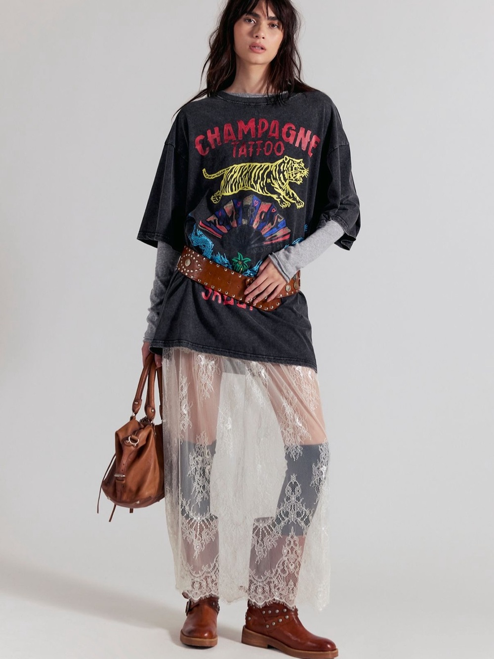 SABBI • THE VERY OVERSIZED CHAMPAGNE TATTOO TEE - Picture 6 of 7